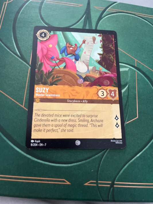 Disney Lorcana Suzy - Master Seamstress 8/204 S7 NM/LP